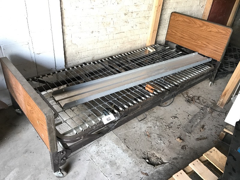 lot 62 image: Adjustable hospital bed