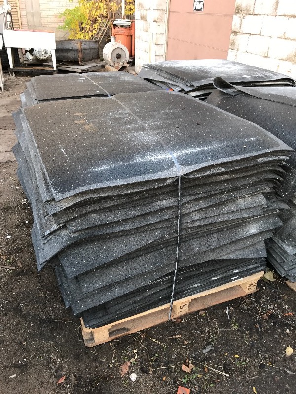 lot 64 image: Pallet lot of rubber mats