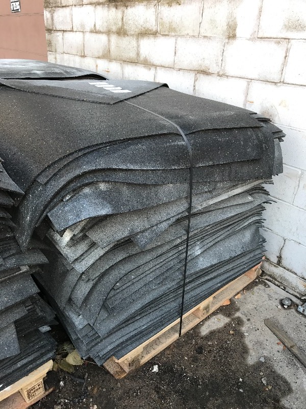 lot 66 image: Pallet lot of rubber mats