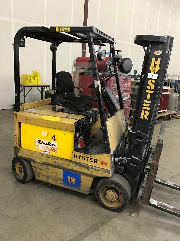 lot 2 image: Hyster electric forklift