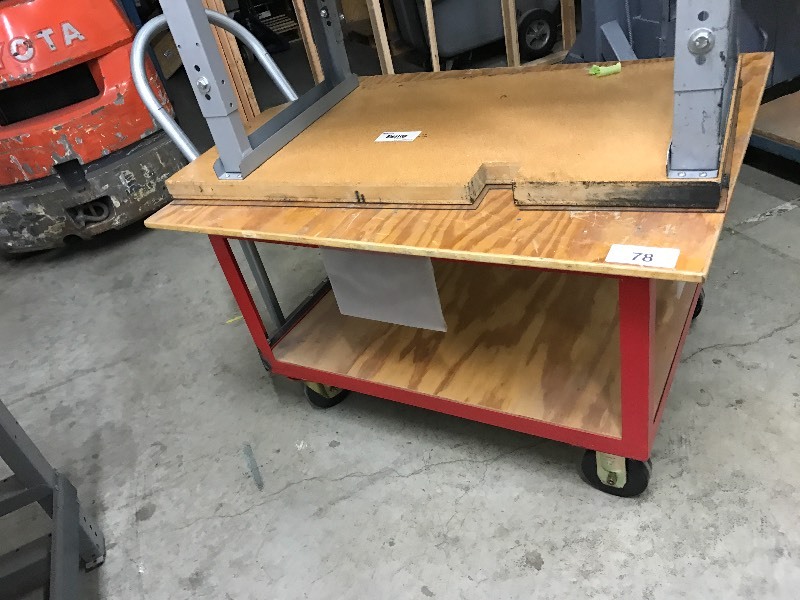 lot 78 image: Shop bench  cart