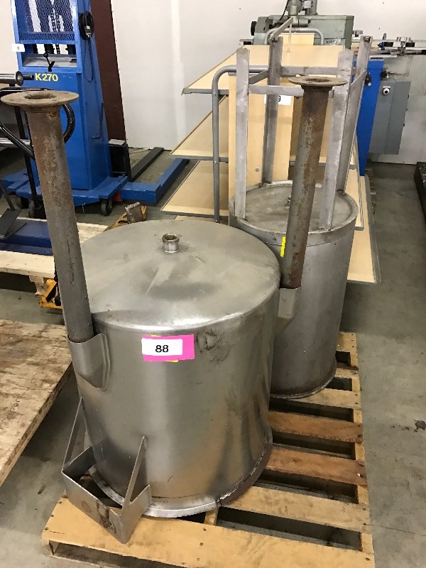 lot 88 image: Lot of 2 tanks