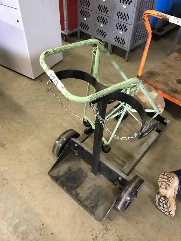 lot 120 image: 2 carts