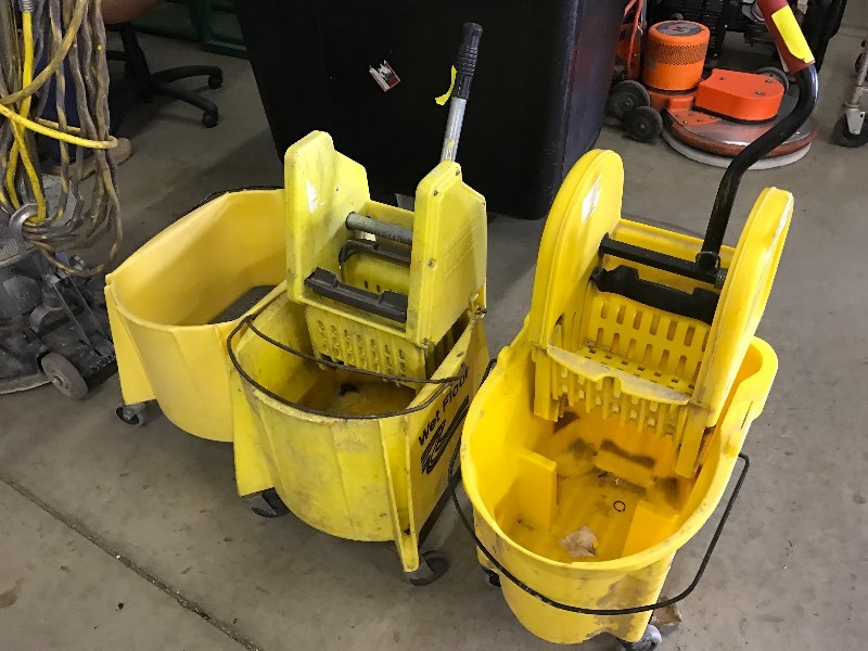 lot 124 image: Lot of 3 mop buckets