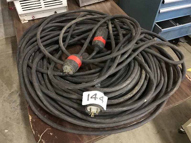 lot 144 image: Heavy duty cord