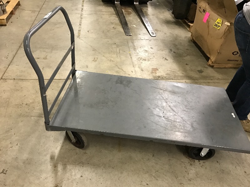 lot 172 image: Flat warehouse cart