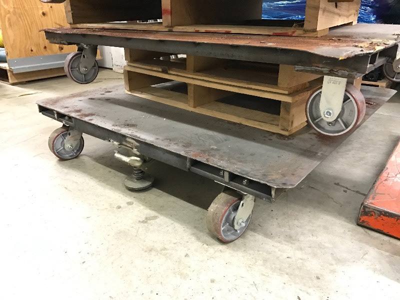 lot 176 image: Flat rolling platform