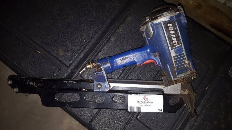 lot 14 image: Duo Fast Framing Nailer