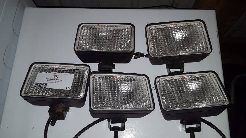 lot 16 image: (5) Hobbs Bottom Mount Flood Lights