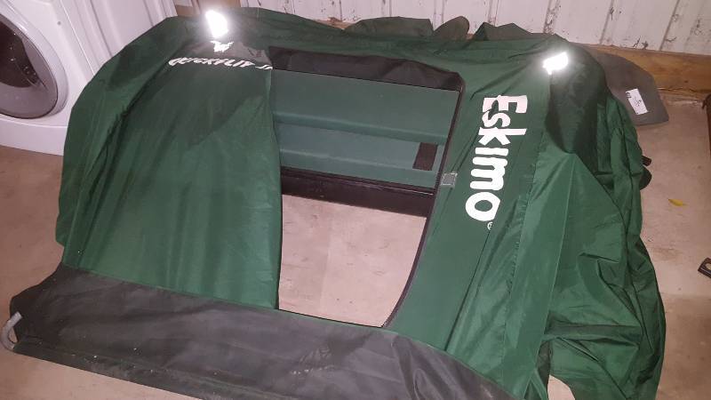 lot 5 image: Eskimo Quick Flip II Portable Ice House