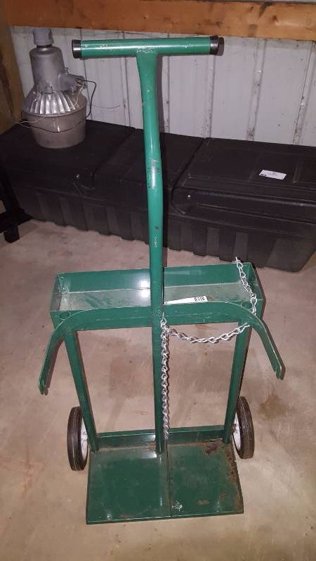 lot 9 image: Two Cylindar Tank Dolly