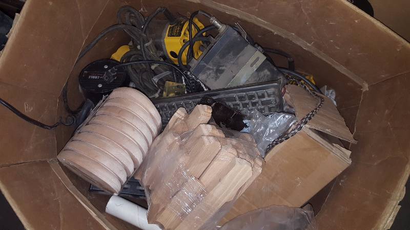 lot 106 image: Pallet of finish wooworking pieces