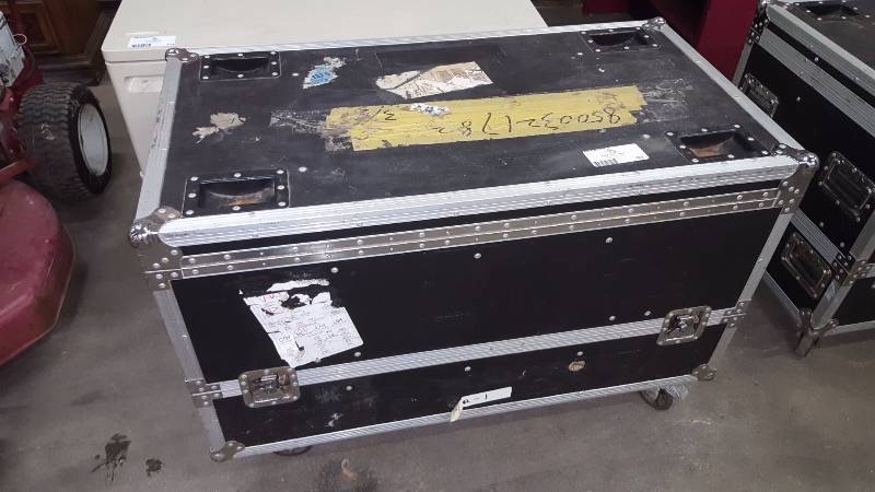lot 104 image: Rolling Roadie Case