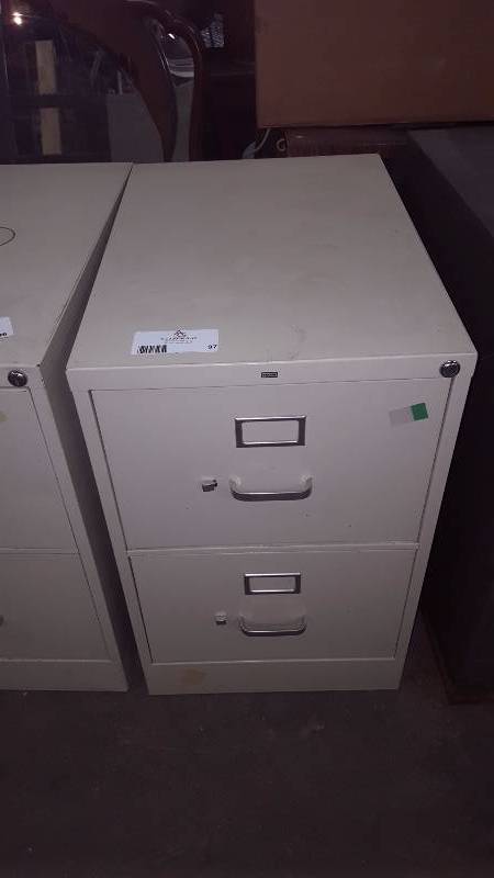 lot 97 image: Hon 2 Drawer File Cabinet