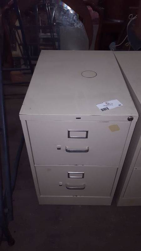 lot 96 image: Hon 2 Drawer File Cabinet
