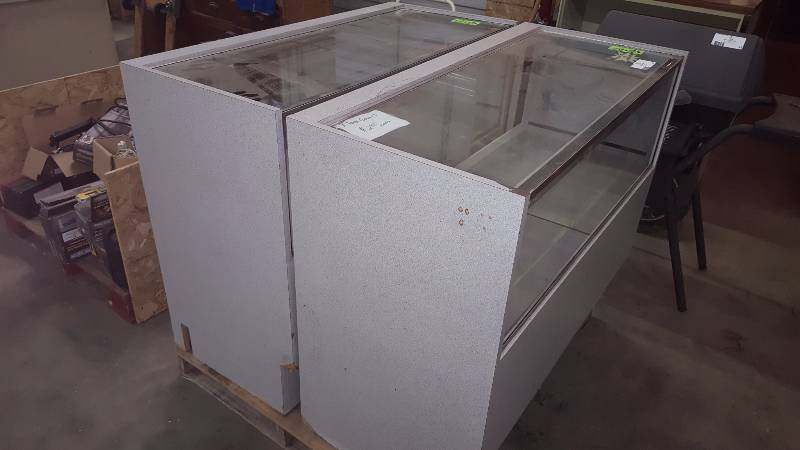 lot 94 image: (2) Glass FrontTop Display Cases