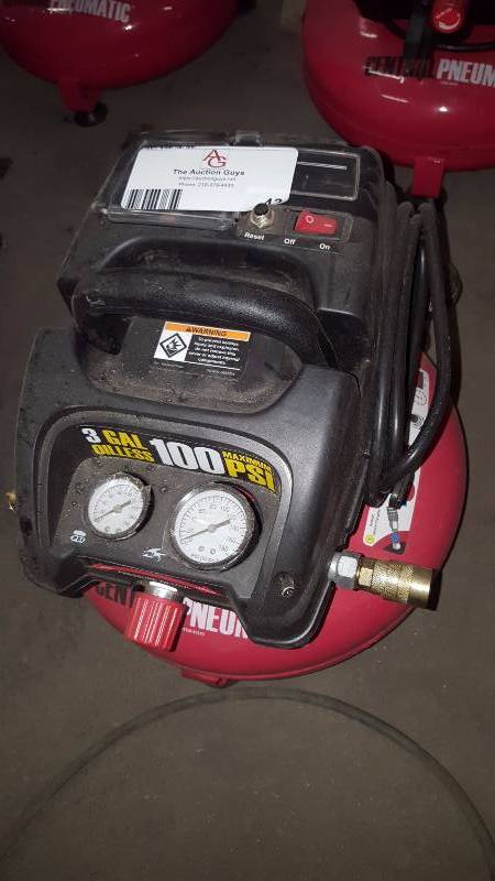 lot 43 image: 3 Gallon Pancake Air Compressor