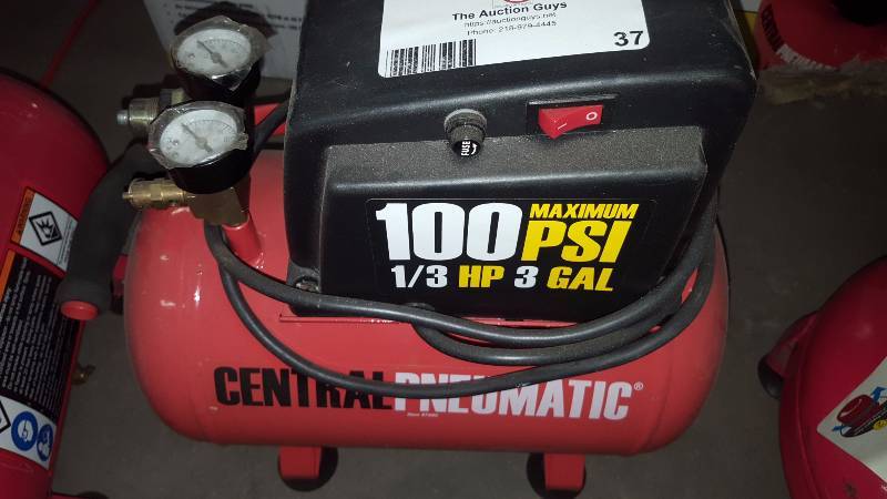 lot 37 image: 3 Gallon Air Compressor