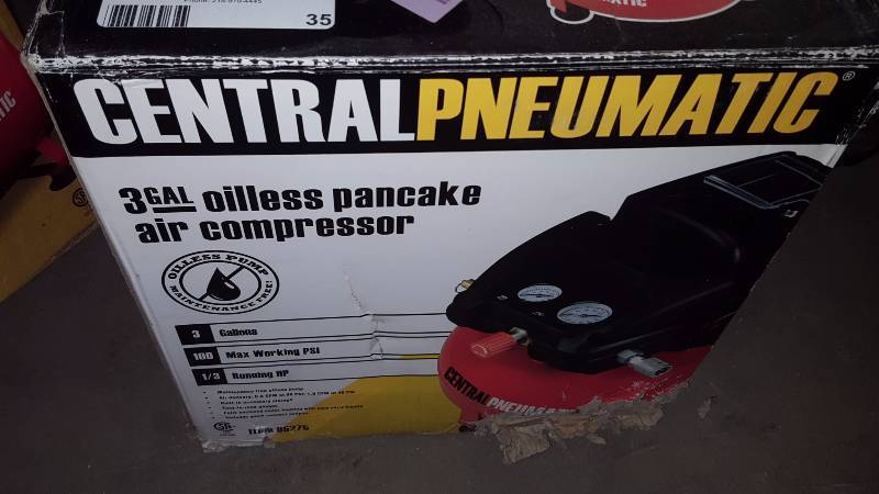 lot 35 image: 3 Gallon Pancake Air Compressor