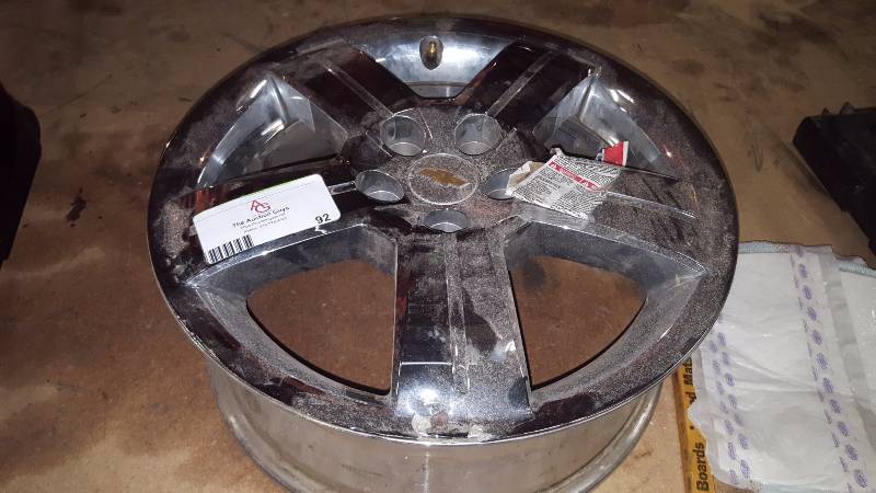 lot 92 image: Chevy Tire Rim