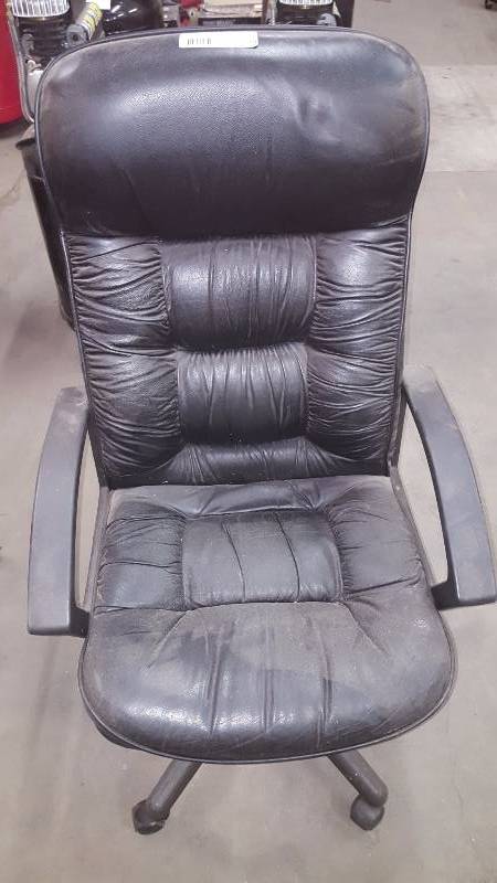 lot 89 image: Black Leather Office Chair