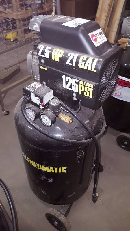 lot 87 image: 21 Gallon Air Compressor