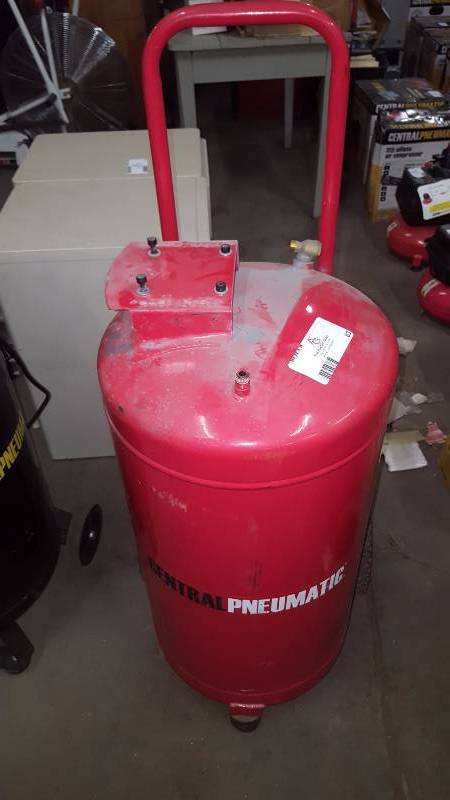 lot 83 image: Air Tank