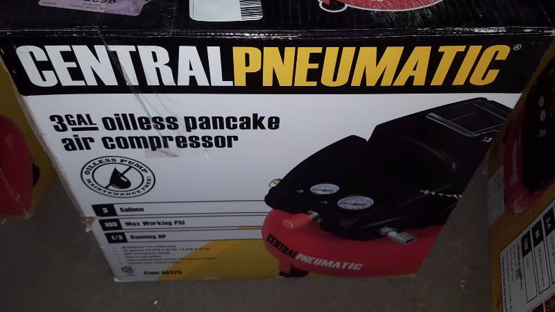 lot 32 image: 3 Gallon Pancake Air Compressor