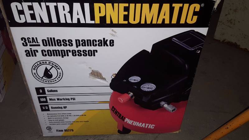lot 29 image: 3 Gallon Pancake Air Compressor