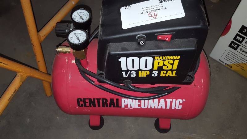 lot 62 image: 3 Gallon Air Compressor