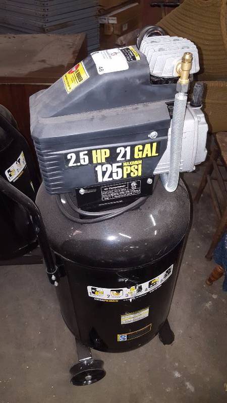 lot 48 image: 21 Gallon Air Compressor