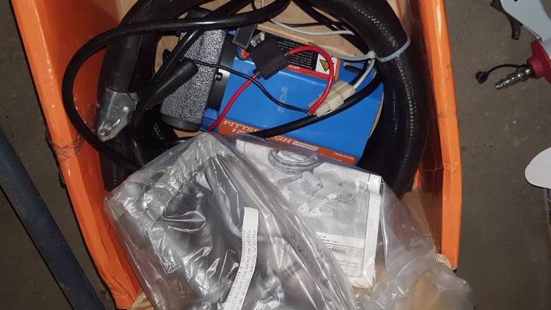 lot 79 image: 12 Volt Diesel Transfer Pump