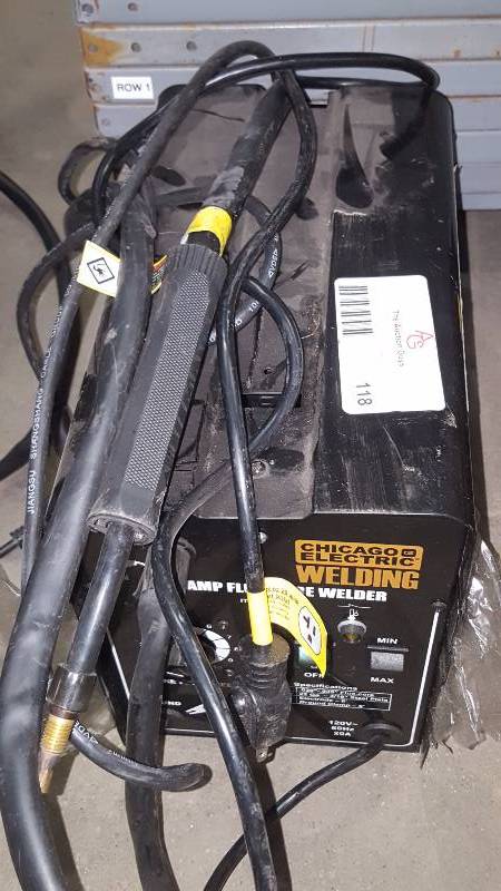 lot 118 image: Chicago Electric 90 Amp Flux Wire Welder