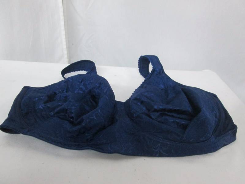 lot 100 image: Playtex 18-Hour Ultimate Lift & Support Wire-Free Bra