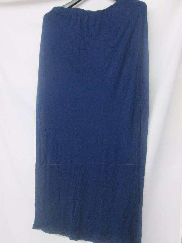 lot 89 image: Agiato Misses Side Slit Maxi Skirt