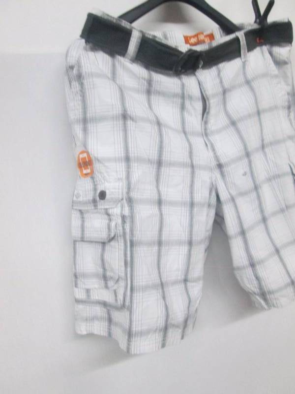 lot 82 image: Lee Mens Wyoming Cargo Short
