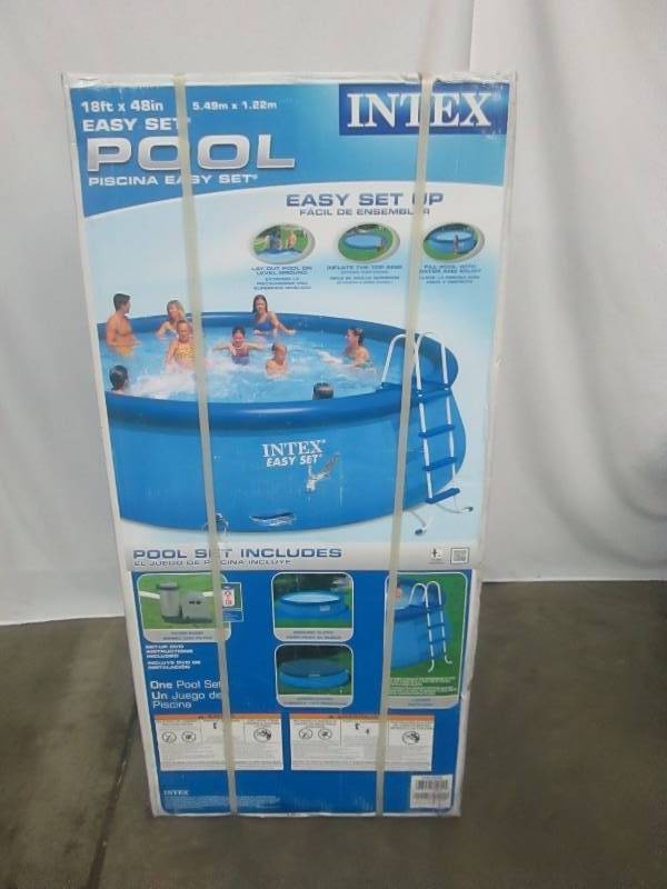lot 3 image: Intex Easy Set 18 x 48 Round Pool