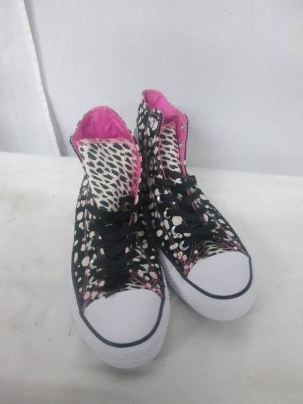 lot 43 image: Converse Womens Chuck Taylor All Star Winter Print High Top