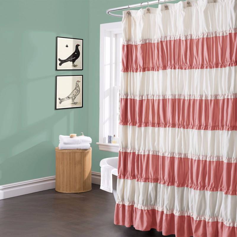 lot 38 image: Lush Decor Shower Curtain