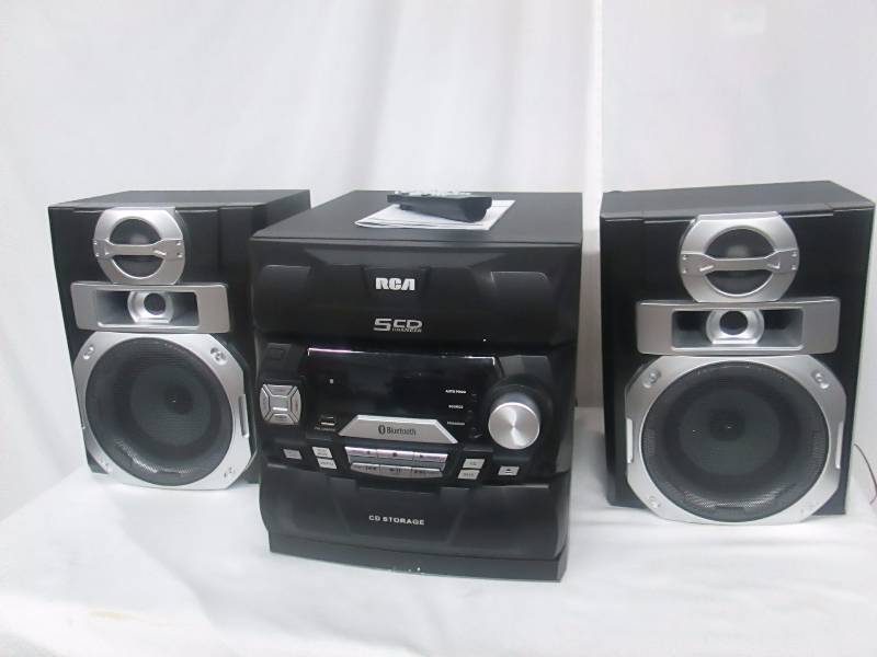 lot 14 image: RCA 400-Watt 5-CD Bluetooth Sound System