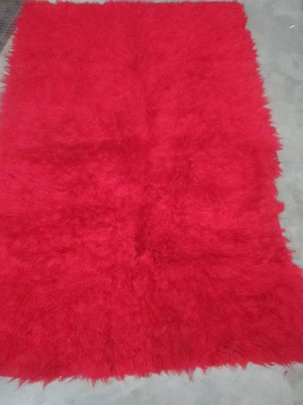 lot 20 image: Flokati 5 x 8 Wool Area Rug