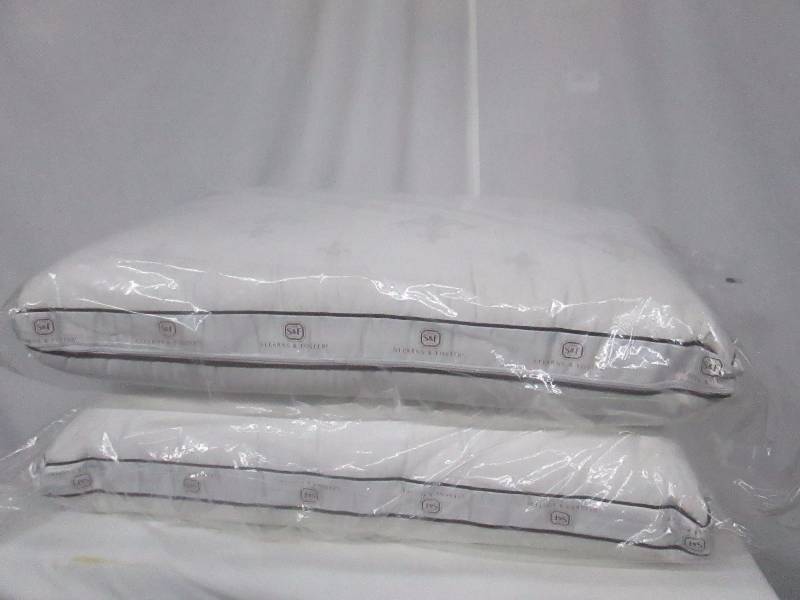 lot 27 image: 2 - Stearns & Foster Luxe Down Alternative Pillows - Queen
