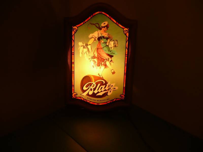 Vintage 1986 Blatz Beer Valerie Girl Light Up Sign - Bar -1820