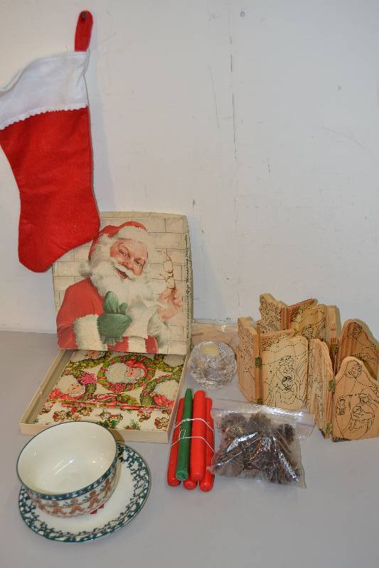 lot 154 image: Christmas