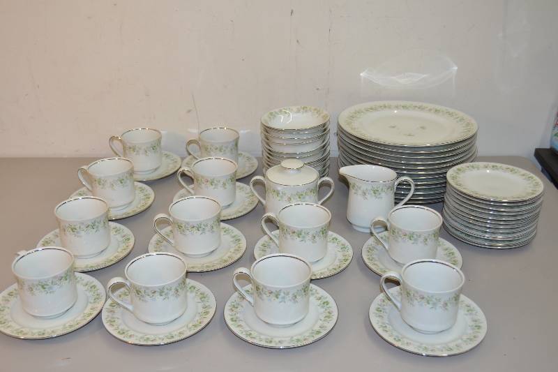 lot 157 image: Johann Haviland Bavaria Germany China