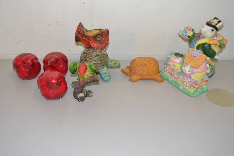 lot 160 image: Figurines