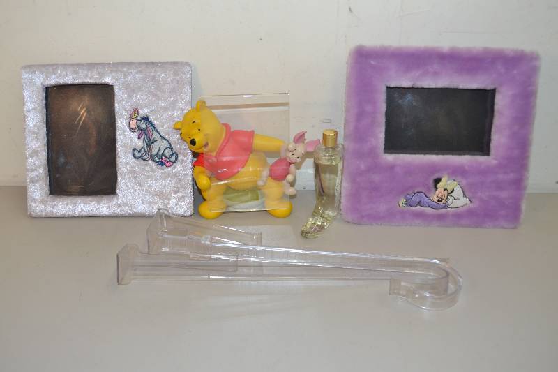 lot 165 image: Disney Picture frames