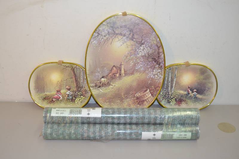 lot 166 image: Prints Wallpaper