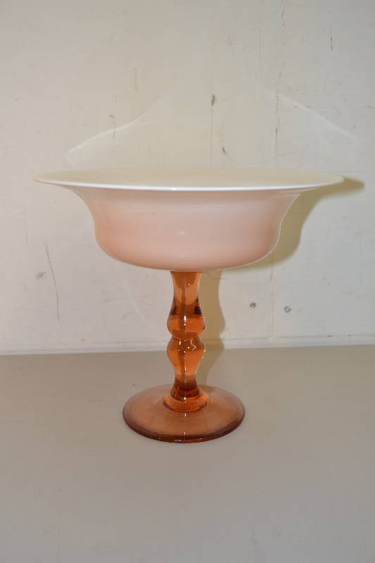 lot 175 image: Pedestal Bowl