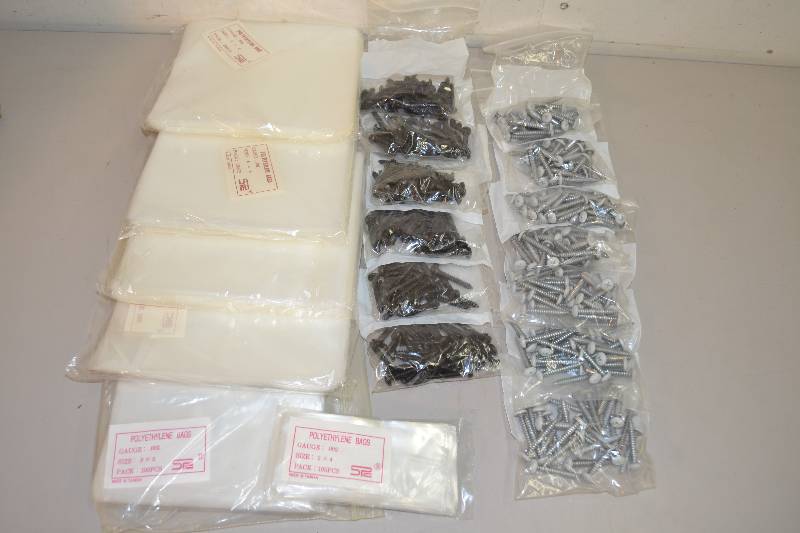 lot 194 image: Screws Bags